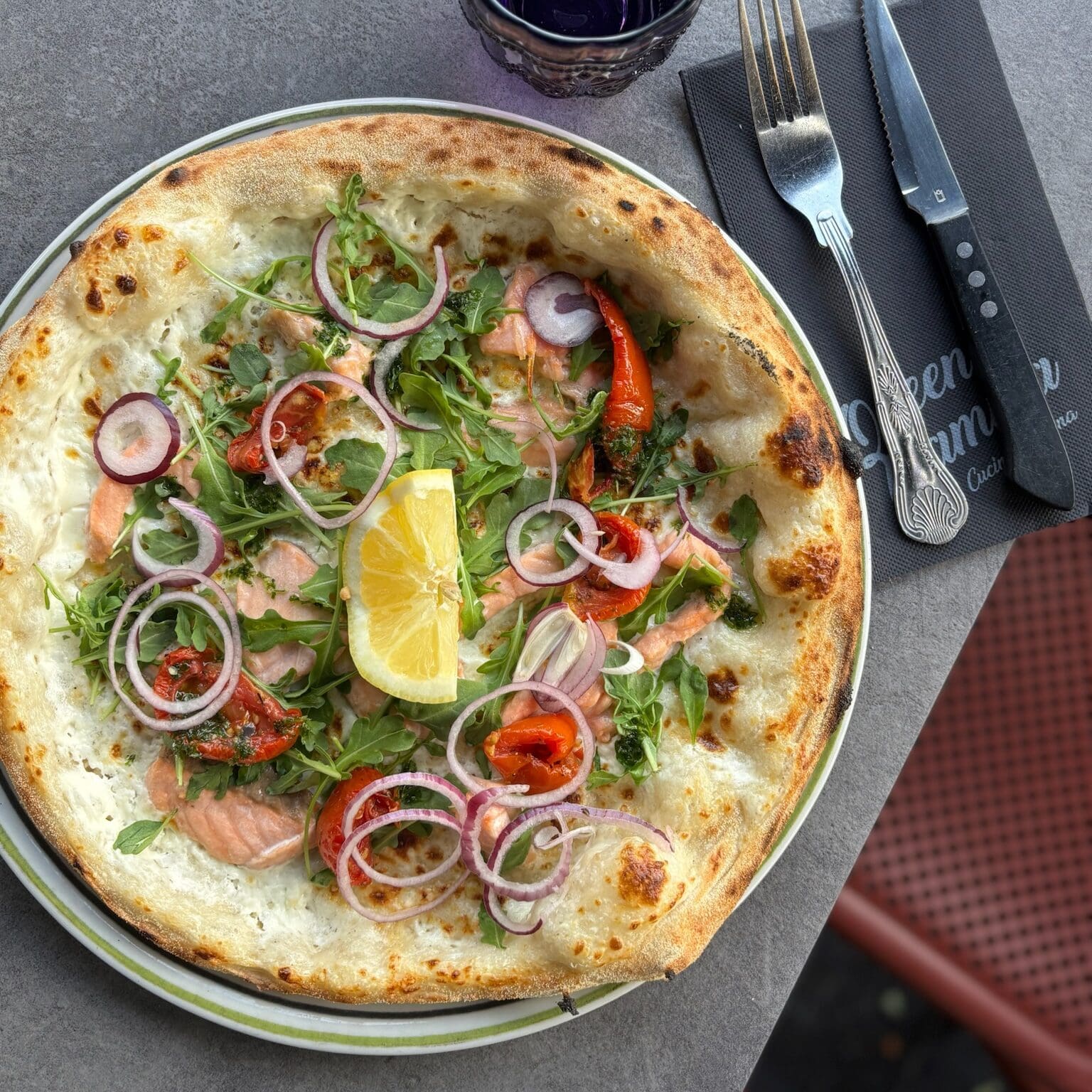 Pizza au saumon, pizzeria et restaurant italien à Waves – Moulins-lès-Metz Augny