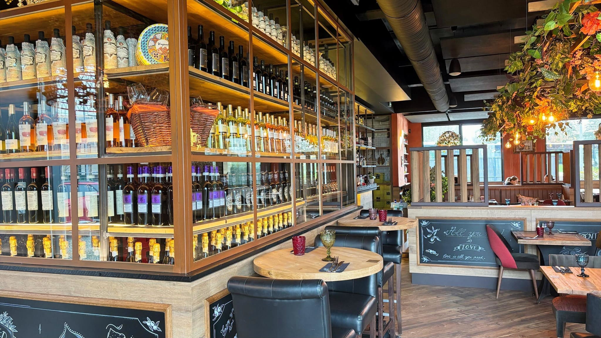 Salle nouveau restaurant italien Peltre Queen Mamma Mercy