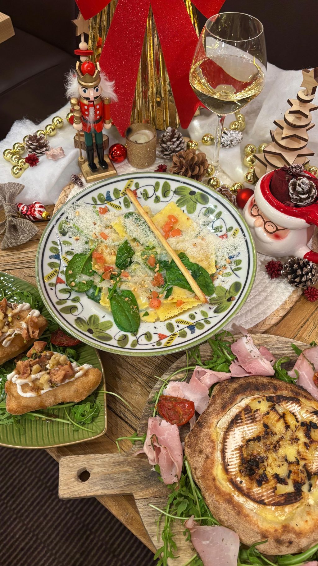 Instagram post from queen_mamma_pizza. This post is in position 10.