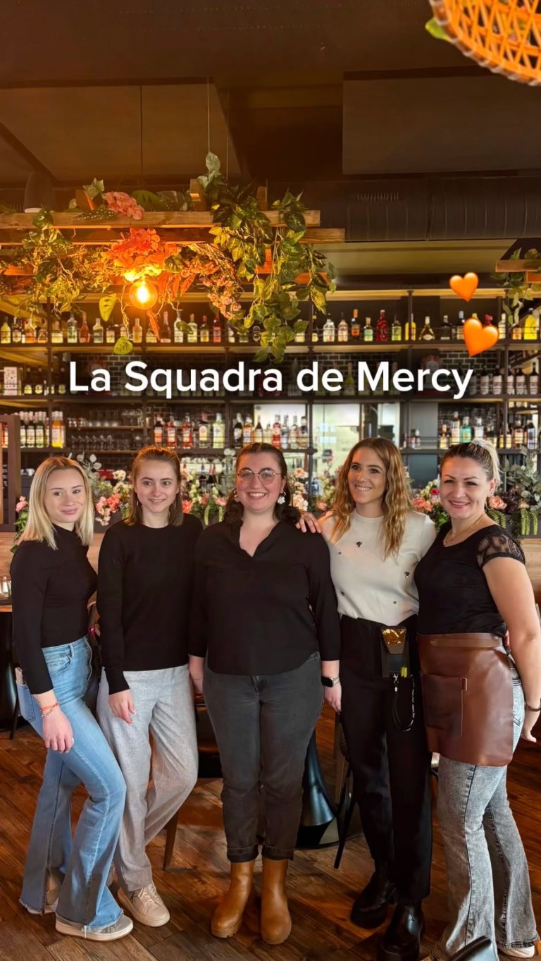 Instagram post from queen_mamma_pizza. This post is in position 7.