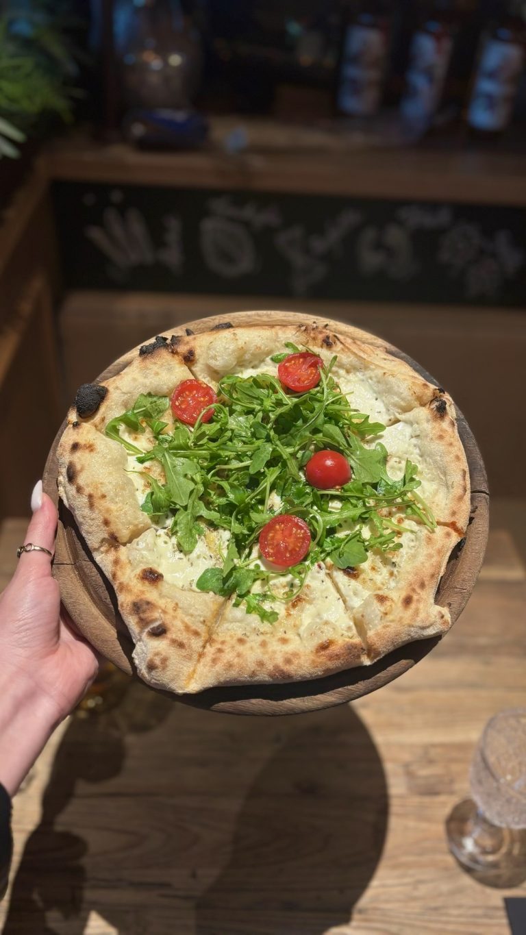 Instagram post from queen_mamma_pizza. This post is in position 7.