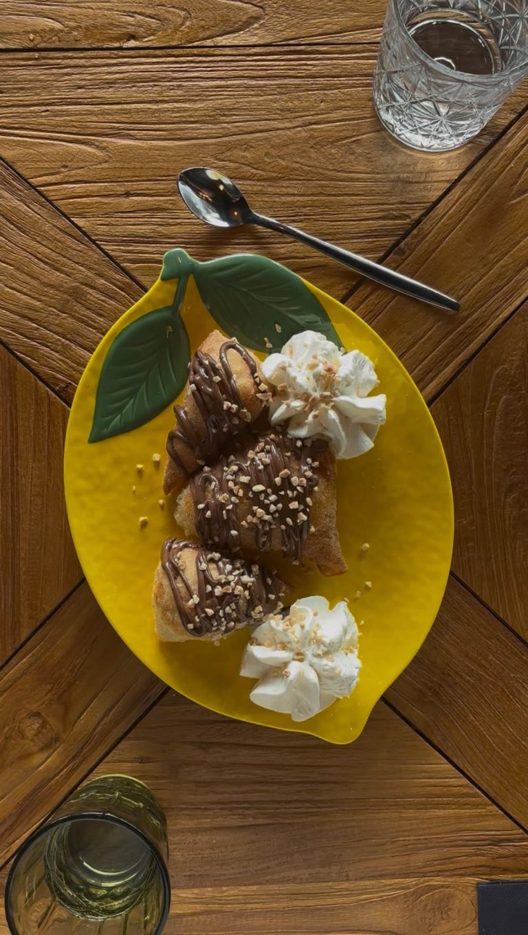 Instagram post from queen_mamma_pizza. This post is in position 4.