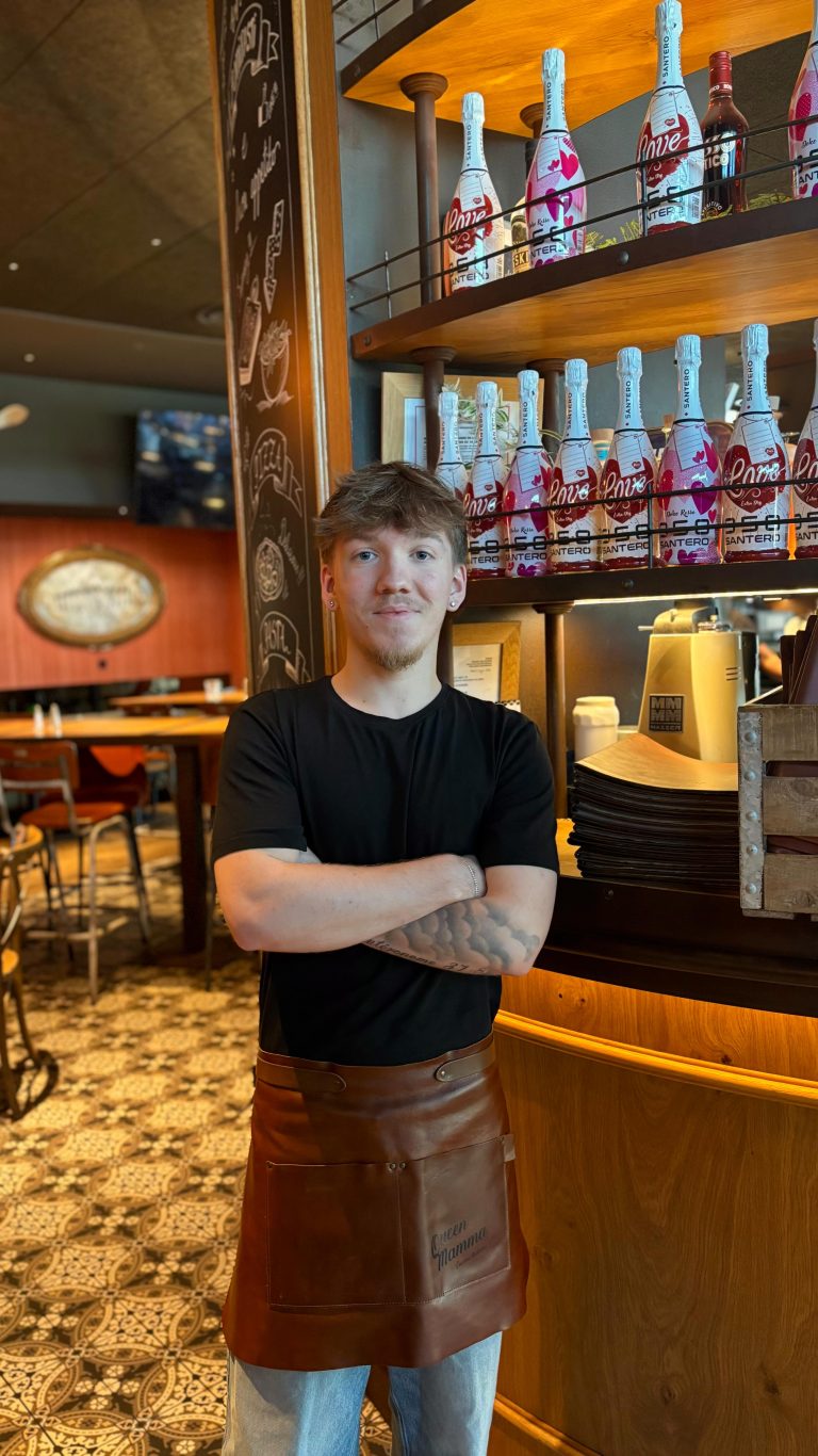 Instagram post from queen_mamma_pizza. This post is in position 1.