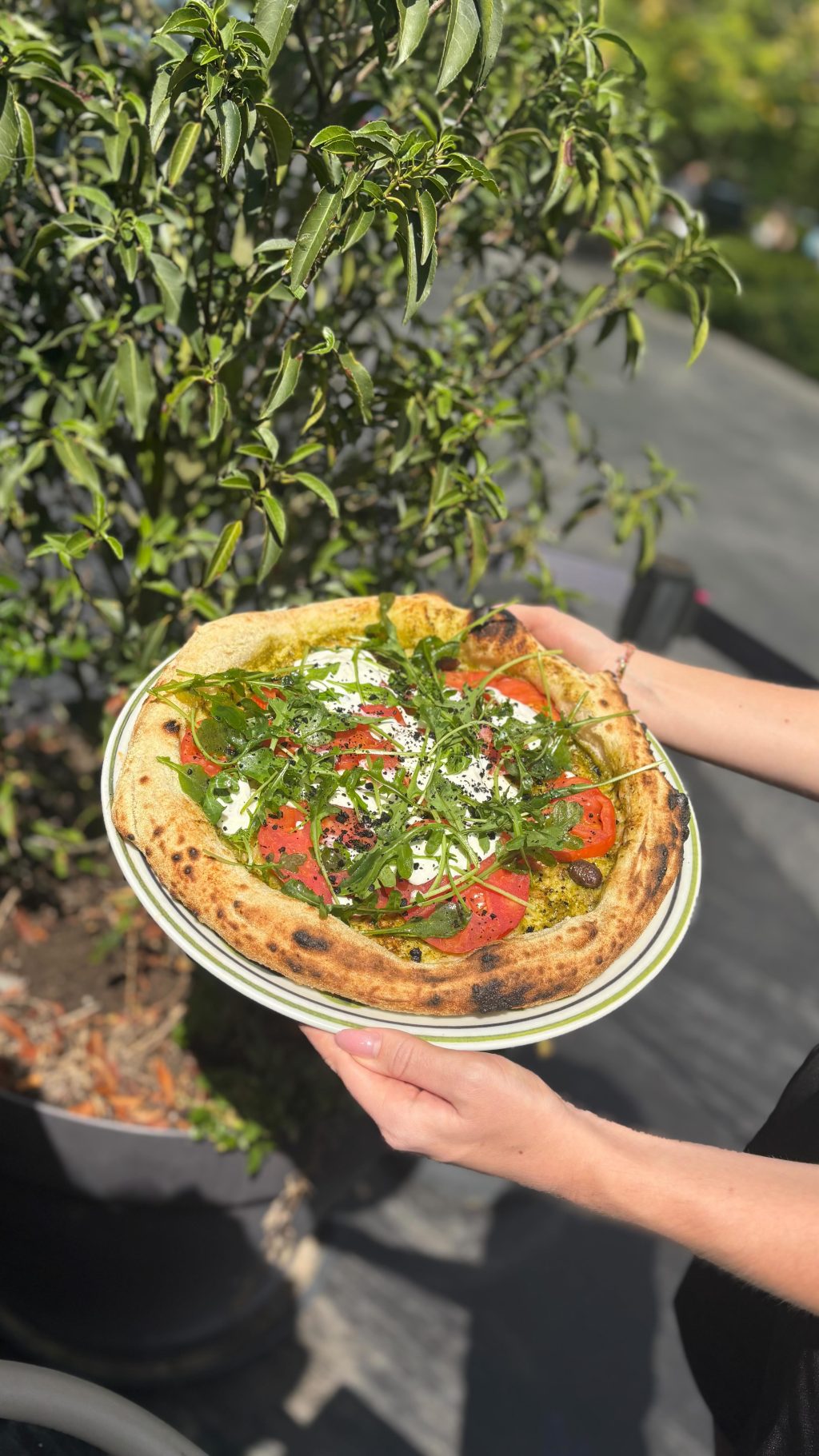 Instagram post from queen_mamma_pizza. This post is in position 4.