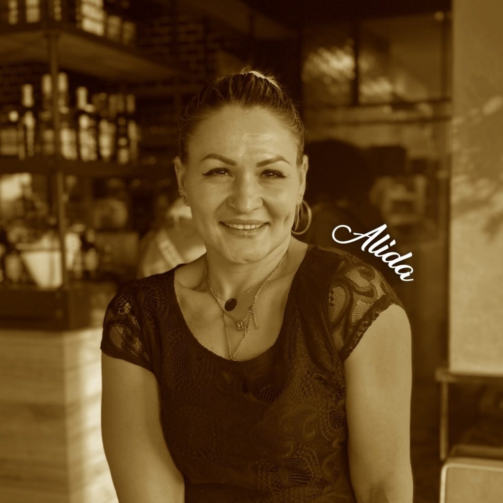 Instagram post from queen_mamma_pizza. This post is in position 3.