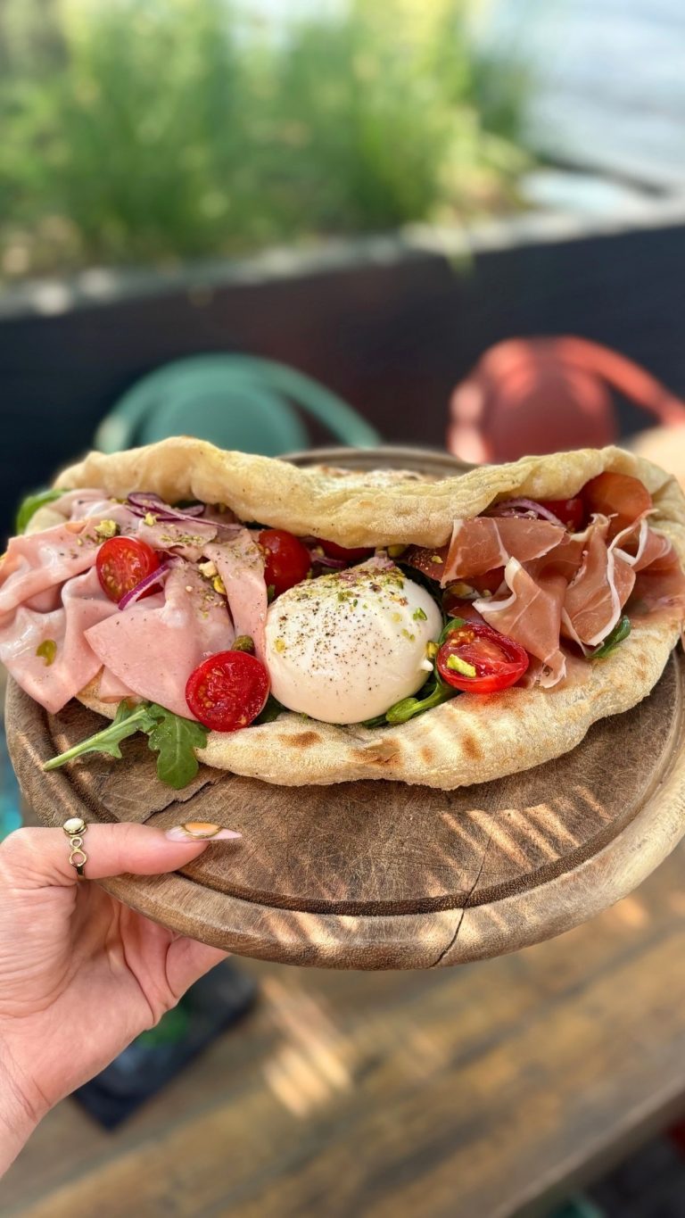Instagram post from queen_mamma_pizza. This post is in position 3.