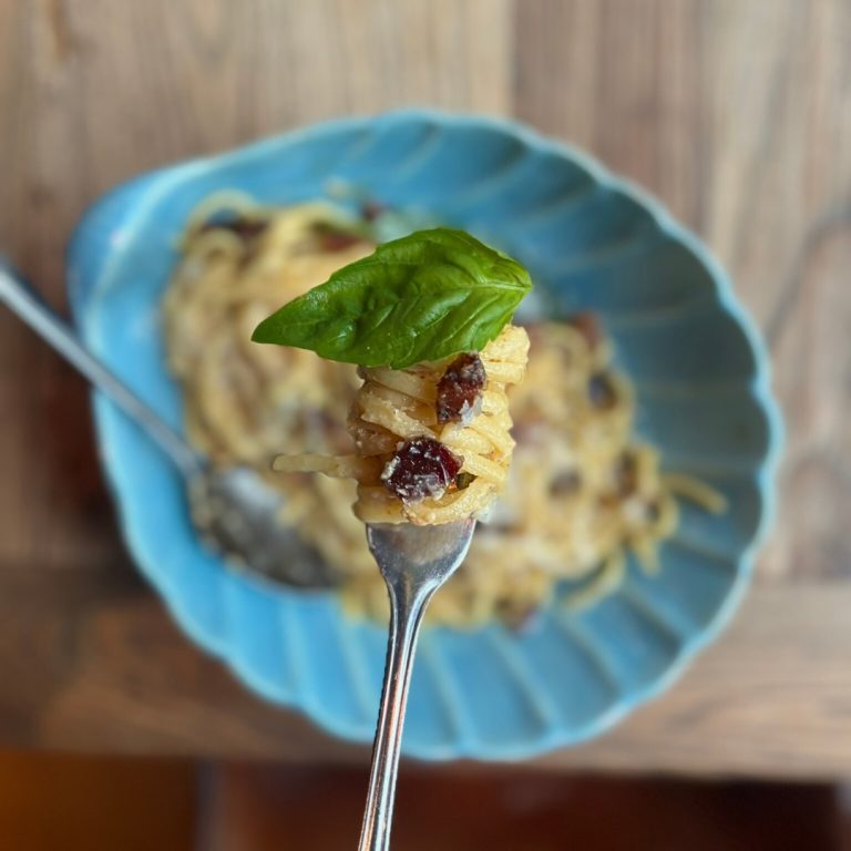 Instagram post from queen_mamma_pizza. This post is in position 4.