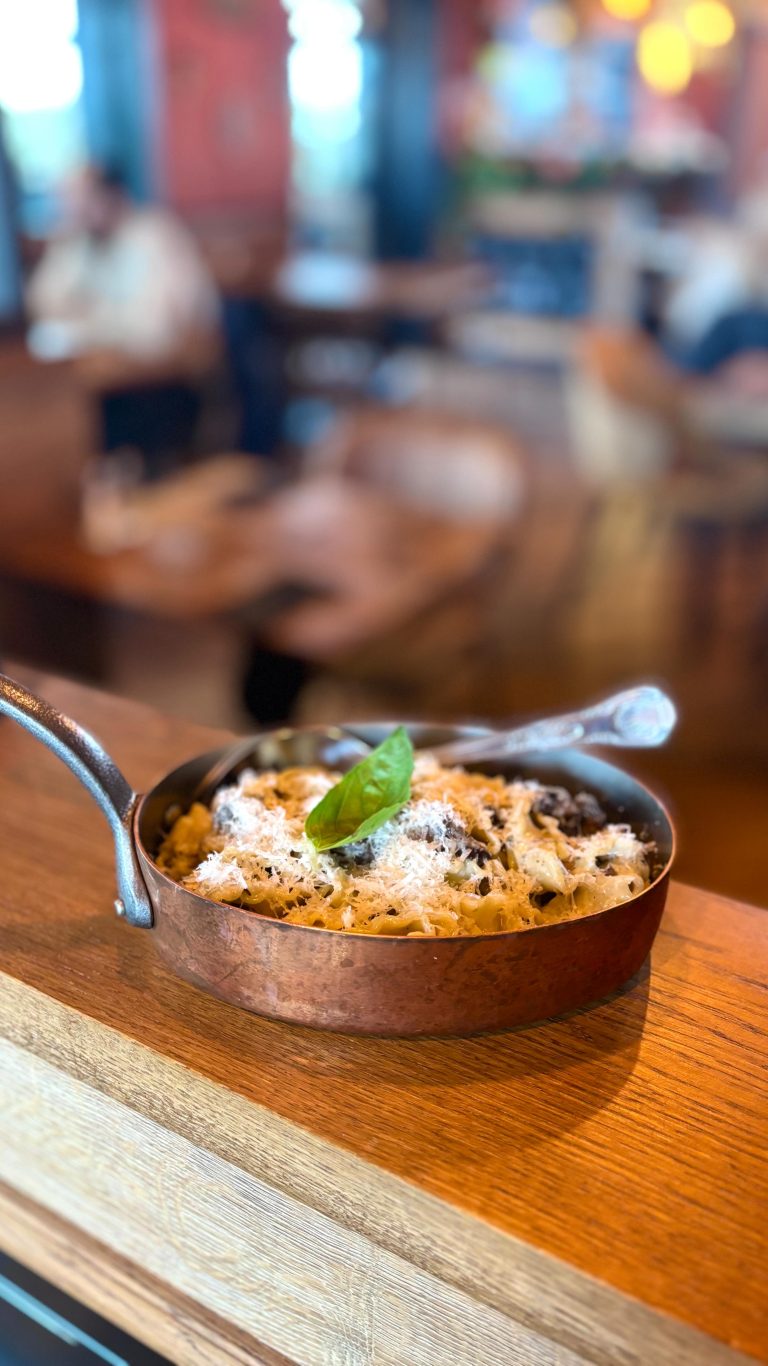 Instagram post from queen_mamma_pizza. This post is in position 1.